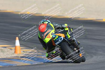 media/Dec-05-2024-Racers Edge (Thu) [[e102e0690b]]/3-B Group/Session 1 Turn 8 Backside/